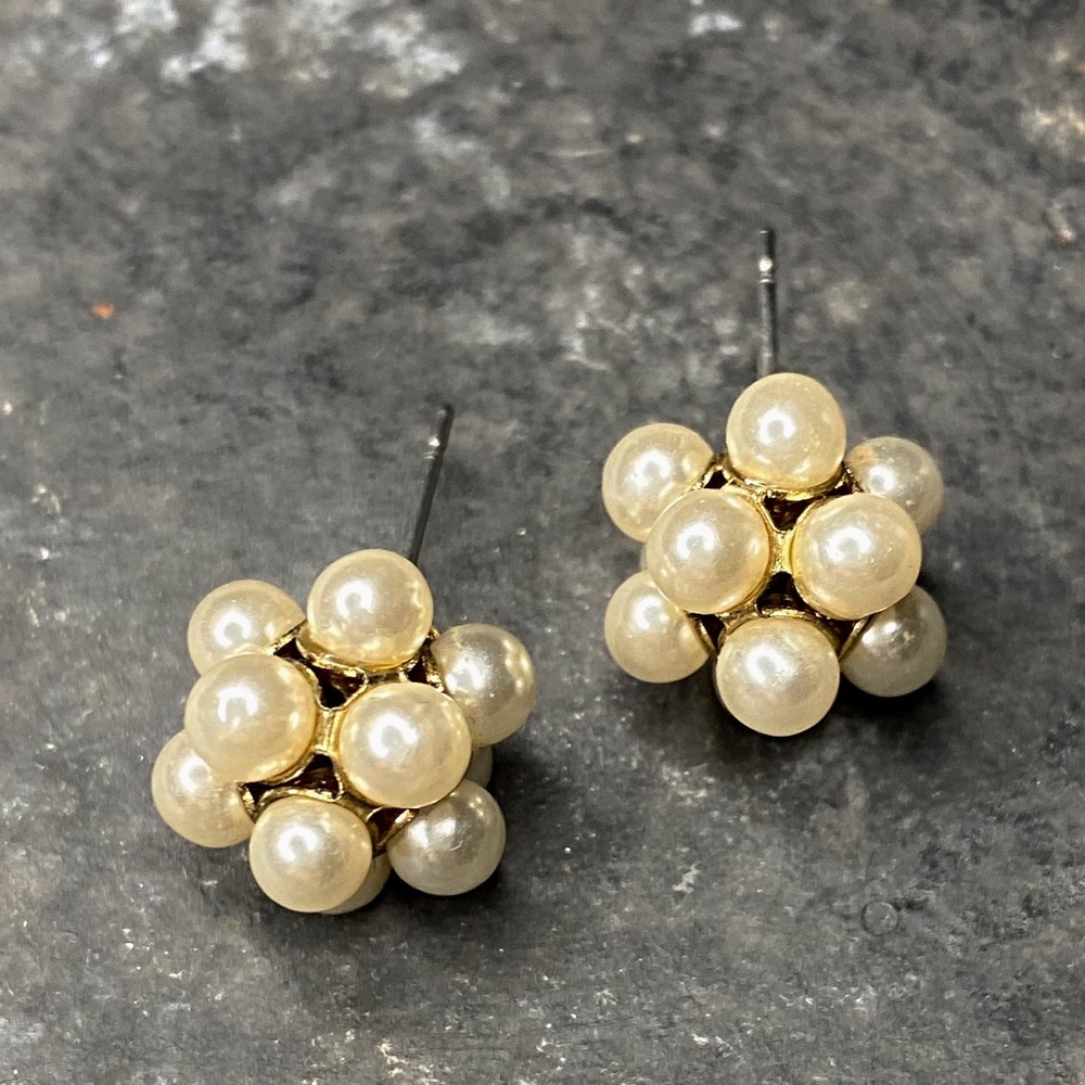 Multiple Pearl Earring Stud